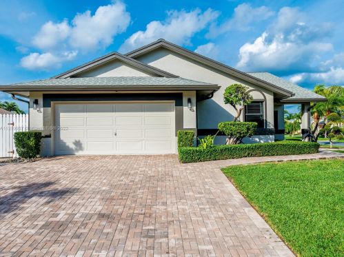 235 9th St, Dania Beach, FL 33004-4442