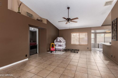 8828 Peck Dr, Glendale AZ  85301-4918 exterior