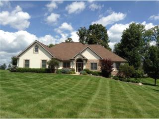 1772 Longhill Dr, Zanesville, OH 43701-7240