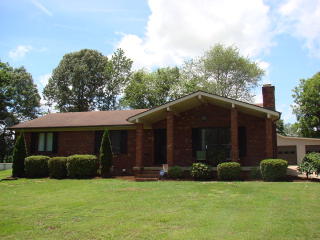 205 Henderson Dr, Paris, TN 38242-8153