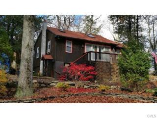 16 Carol St, Danbury, CT 06810-8309
