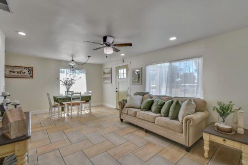 59 Oakwood Ln, Oroville, CA 95965-9663