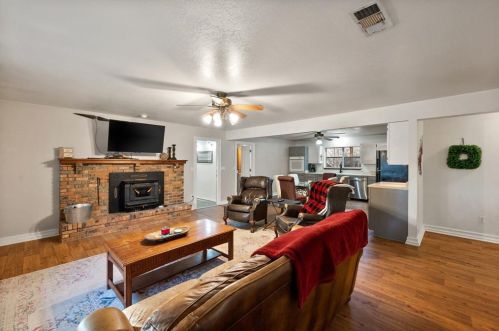 4951 Joe Wilson Rd, Midlothian TX  76065-4518 exterior