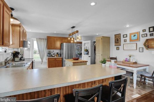 1024 Kercher Ave, Dauberville PA  19533-9389 exterior