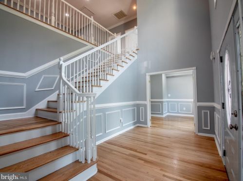 7213 Halifax Pl, Springfield VA  22150-3719 exterior