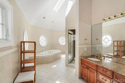 2 Winchester Dr, East Brunswick NJ  08816-3385 exterior