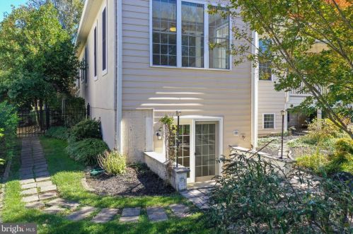 15573 Alderbrook Dr, Haymarket VA  20169-6130 exterior