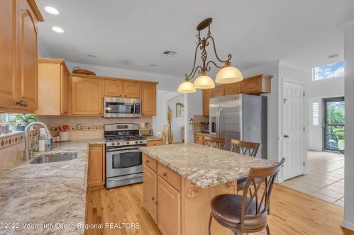 8 Bailey Ct, Jackson Twp NJ  08527-4459 exterior