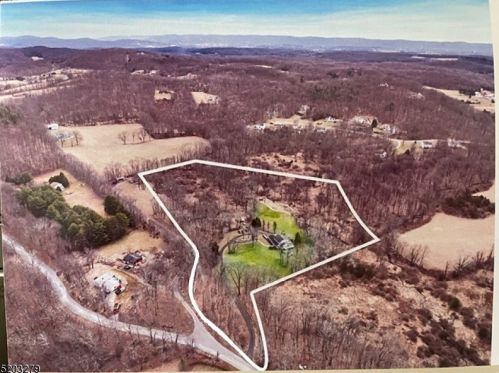 18 Dennis Rd, Lafayette NJ  07848-3153 exterior