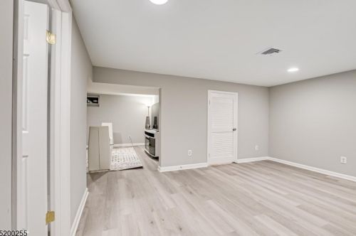 502 Park Pl, Springfield NJ  07081-3504 exterior