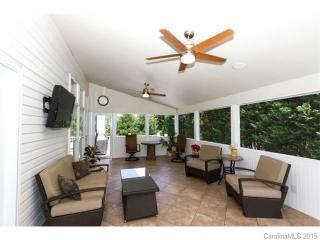 8009 Wycombe Ct, Harrisburg, NC 28075-8700