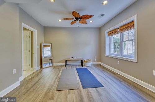 40280 Spectacular Bid Pl, Leesburg VA  20176-7173 exterior