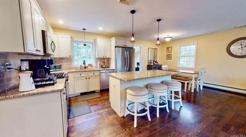 102 Village Cmn, Fishkill, NY 12524-1325