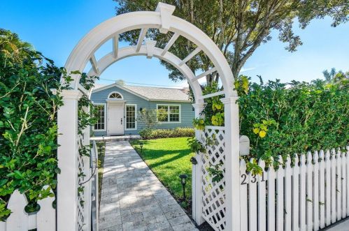 231 1st Ave, Delray Beach FL  33444-3714 exterior