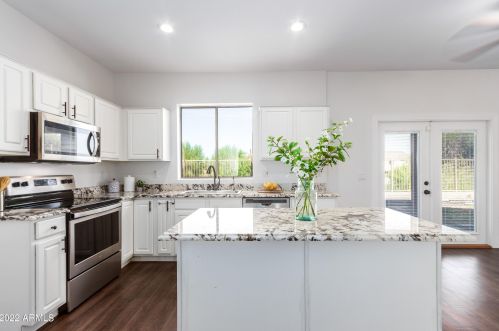 1342 Dunbar Dr, Phoenix AZ 85041-6151 exterior