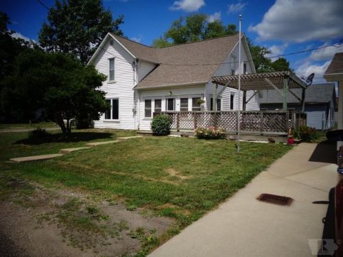307 2nd St, Croton, IA 52626-9526