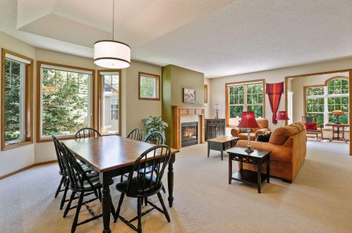 7152 Ballard Trl, South Saint Paul, MN 55077-4447
