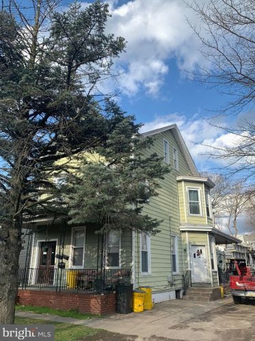 150 Anderson St, Trenton, NJ 08611-1004