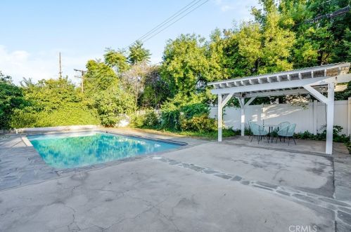 11814 Hesby St, North Hollywood CA  91607-3218 exterior