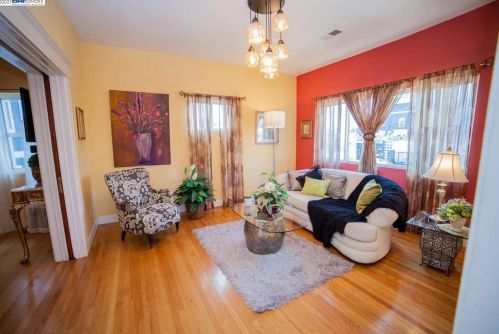 1610 14th St, Oakland CA  94607-1512 exterior