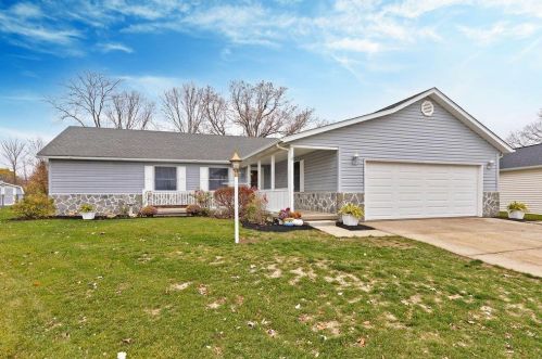 1233 Woodline Dr, Marysville, OH 43040-8523