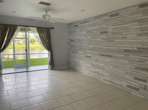 11052 Winter Crest Dr, Riverview FL  33569-2015 exterior