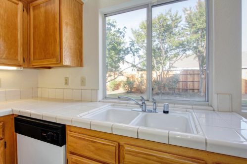 8635 Windsor Point Way, Elk Grove CA  95624-3431 exterior