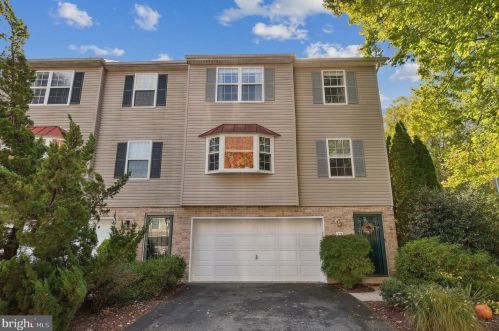 17 Addicks Ct, Wilmington, DE 19808-1112
