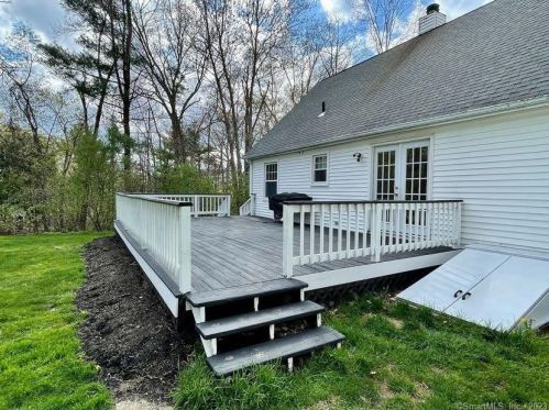 19 Snake Meadow Hill Rd, Moosup CT  06354-1926 exterior