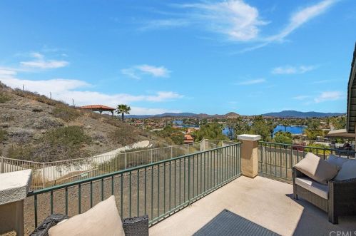 57 Volta Del Tintori St, Lake Elsinore CA  92532-0143 exterior