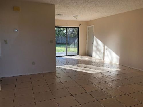 2222 Maize St, Fort Pierce, FL 34952-6830