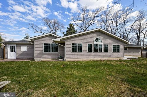 1912 Beechwood Dr, Wilmington DE  19810-4359 exterior