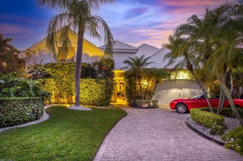 105 Greenfield Ct, Naples, FL 34110-4405