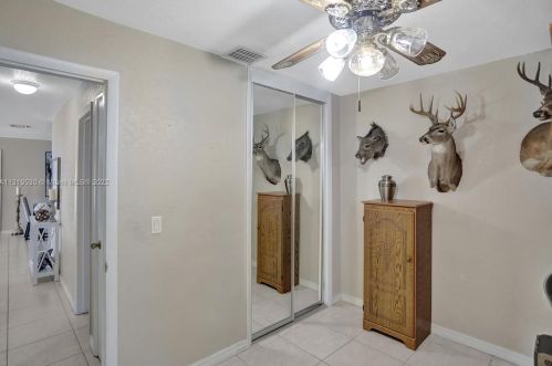 7215 15th Ave, Hialeah FL  33014-3805 exterior