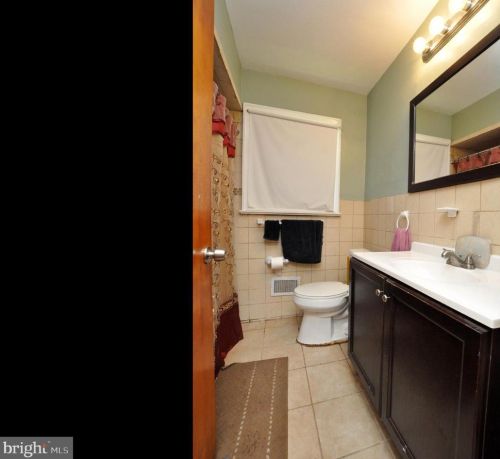 408 Latona Ave, Trenton NJ 08618-2716 exterior