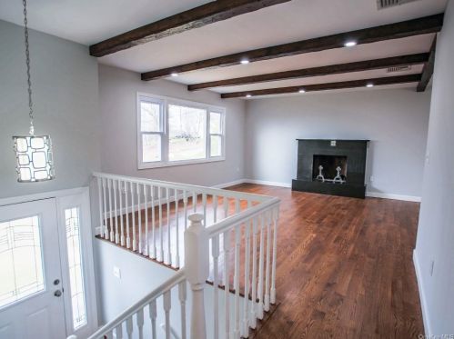 2 Sunset Ct, Camp Bell Hall, NY 10916-2908