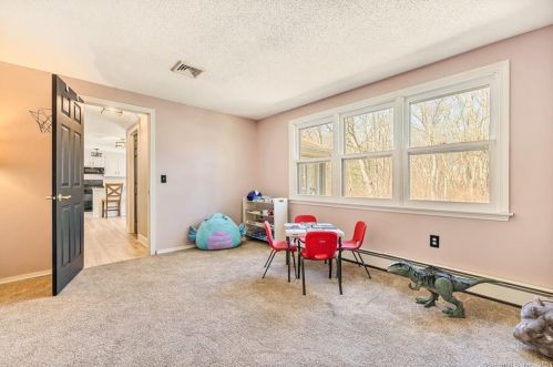 35 Nancy Dr, Wapping CT  06074-4244 exterior