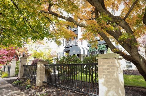 219 Beaver St, Sewickley PA  15143-1205 exterior