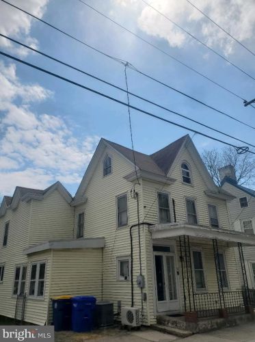 16 Front St, Frederica, DE 19946-4603