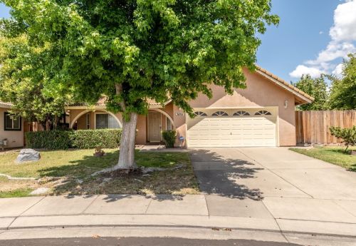 3855 Prince George Ln, Riverbank, CA 95367-3103