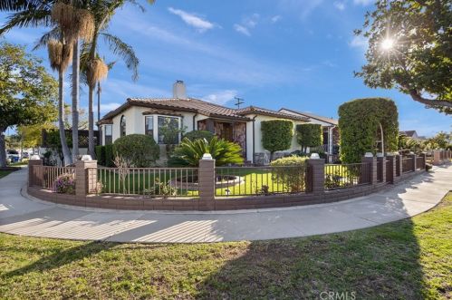 4032 Elsa St, Lakewood CA  90712-3853 exterior