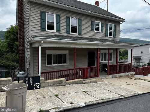 121 Ridge St, Coaldale, PA 18218-1220
