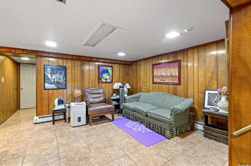 2300 Baylis Ave, Floral Park NY  11003-2807 exterior