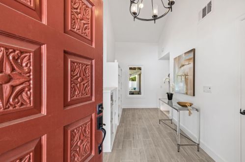 48890 Eisenhower Dr, La Quinta CA  92253-6223 exterior