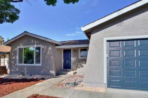 195 Warren Dr, Vacaville CA  95687-6646 exterior