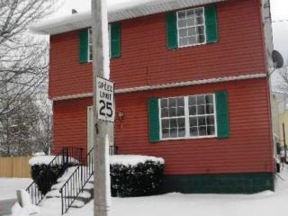 1305 36th St, Erie PA  16504-3006 exterior