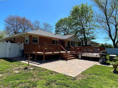 672 Larkfield Rd, Elwood NY  11731-5914 exterior