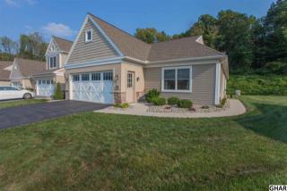 1052 Villa Dr, Lebanon, PA 17042-9255