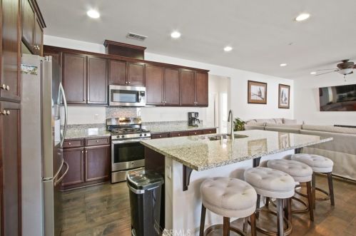 14389 Penn Foster St, Chino CA  91710-1368 exterior