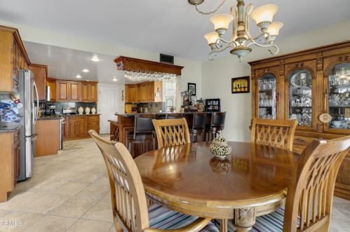 2231 Victoria Ave, Oxnard CA  93035-2930 exterior